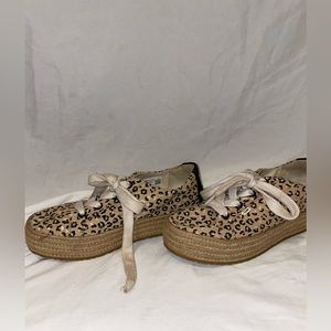 cheetah print toms, size 10